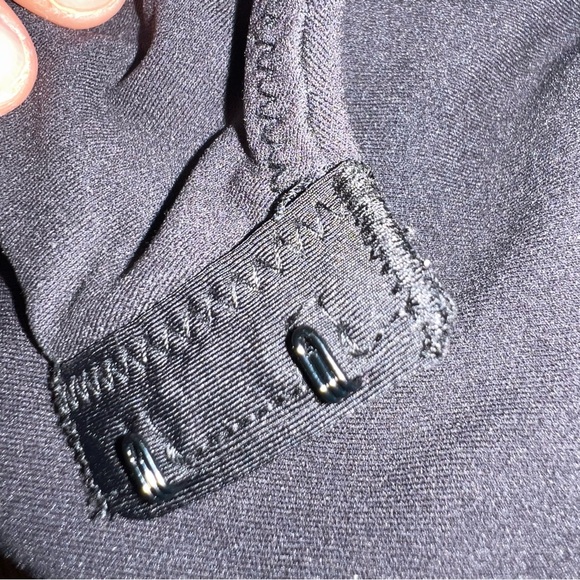 SKIMS Black Bra - Picture 10 of 11